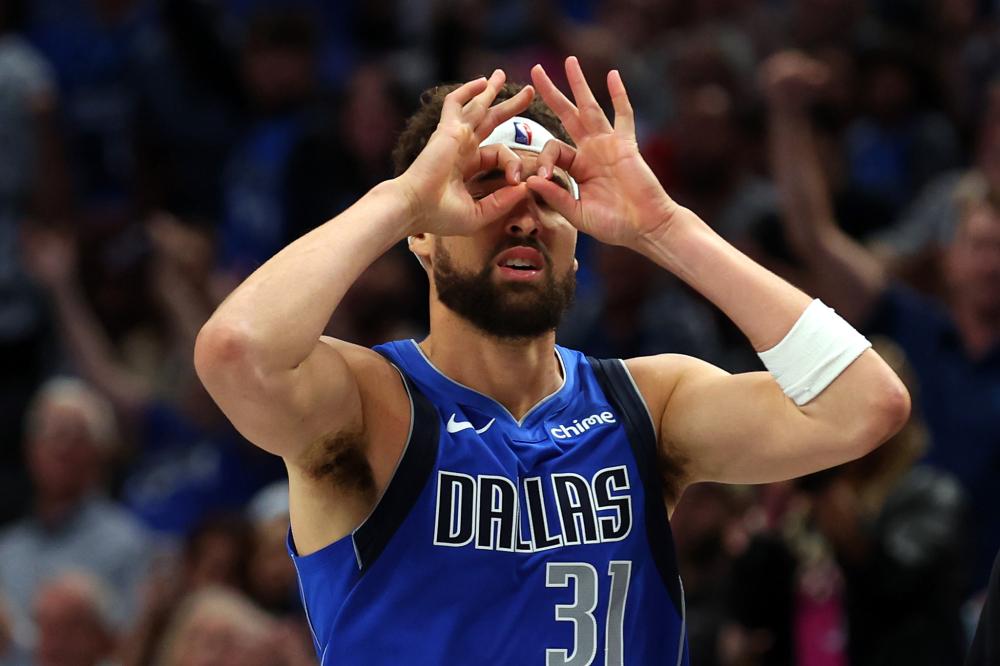 与队员们失 与队员们失