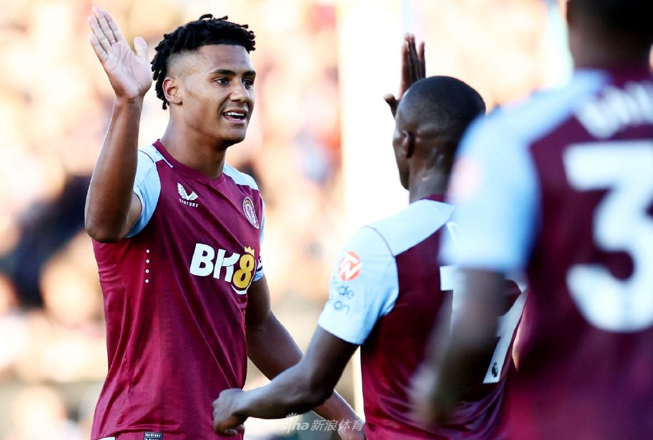 新越足球队 新越足球队