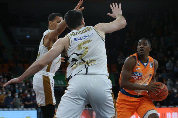 球员与哈登 球员与哈登